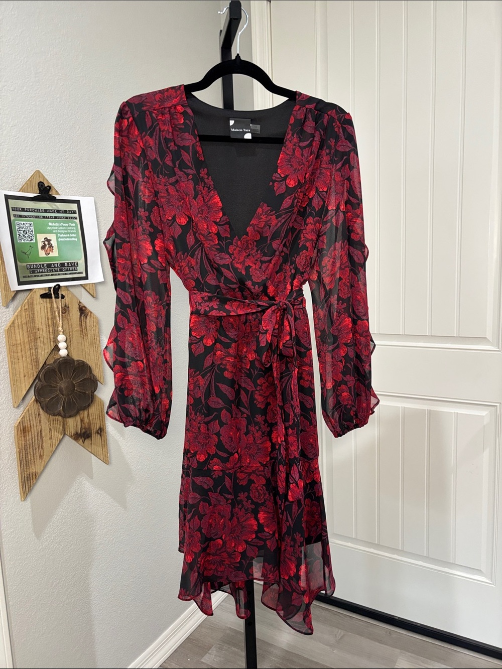 Maison Tara Red Floral Chiffon Dress with Long Sheer Sleeves STUNNING 🖤❤️sz10